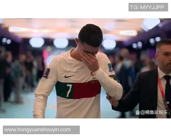 足球巨星泪洒赛场背后原因揭晓 令人心碎的痛哭瞬间引发热议 足球巨星泪洒赛场背后原因揭晓 令人心碎的痛哭瞬间引发热议